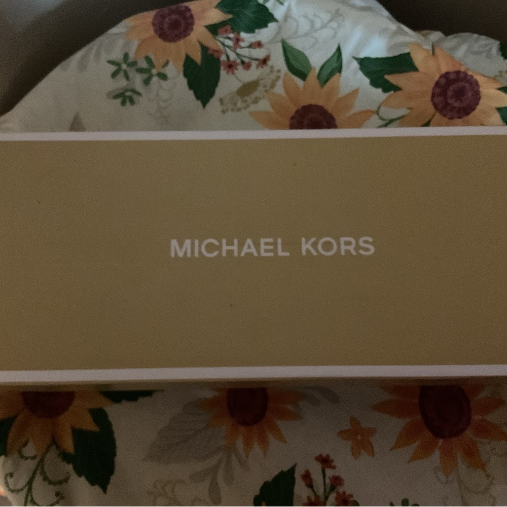 Michael Kors Gold Rectangular Box - Picture 7 of 8